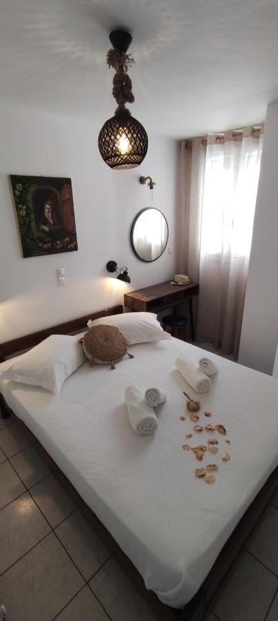 Kapetanos Rooms Naxos City エクステリア 写真