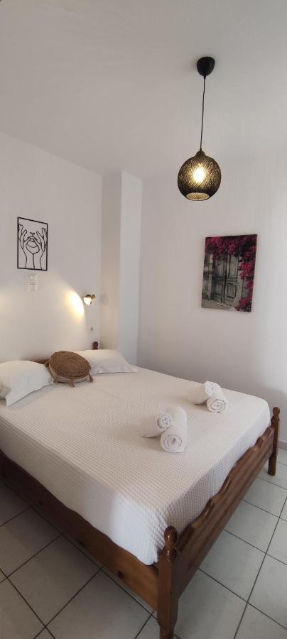 Kapetanos Rooms Naxos City エクステリア 写真