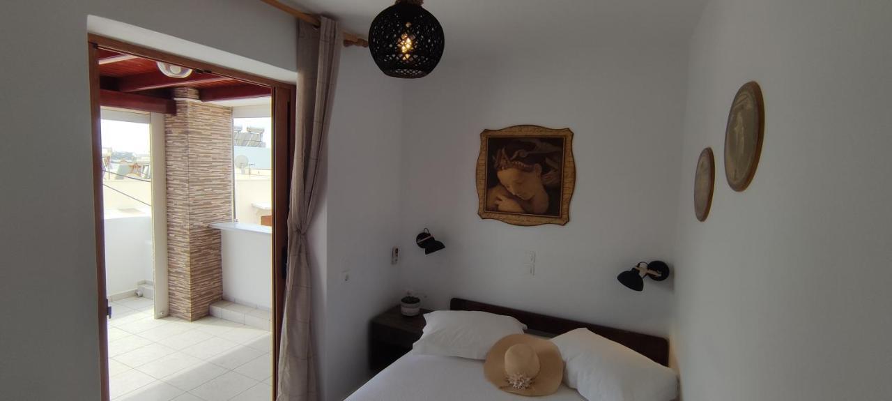 Kapetanos Rooms Naxos City エクステリア 写真