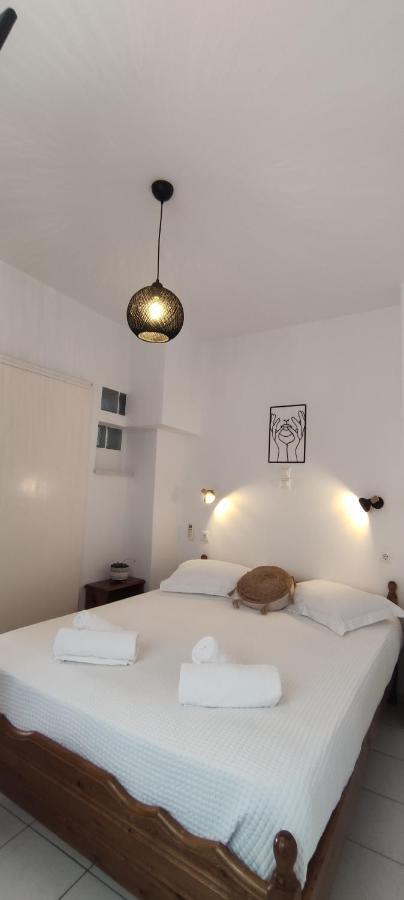 Kapetanos Rooms Naxos City エクステリア 写真